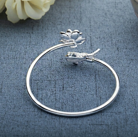 ONE LEFT🌺Lotus Flower Bangle - Picture 5 of 5